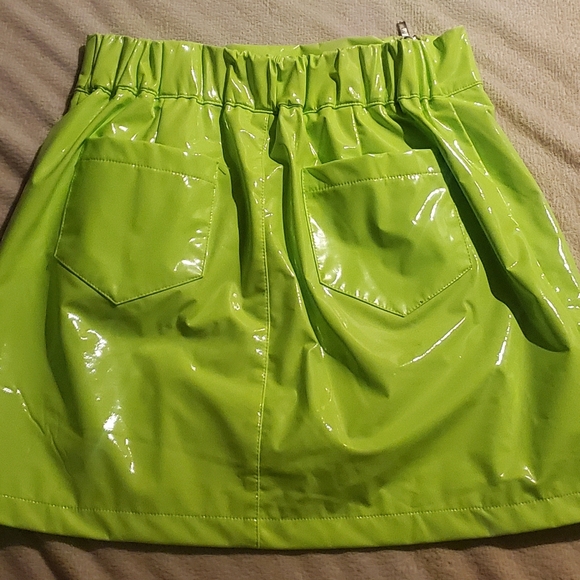 Vinyl Bodycon Miniskirt - Picture 2 of 7